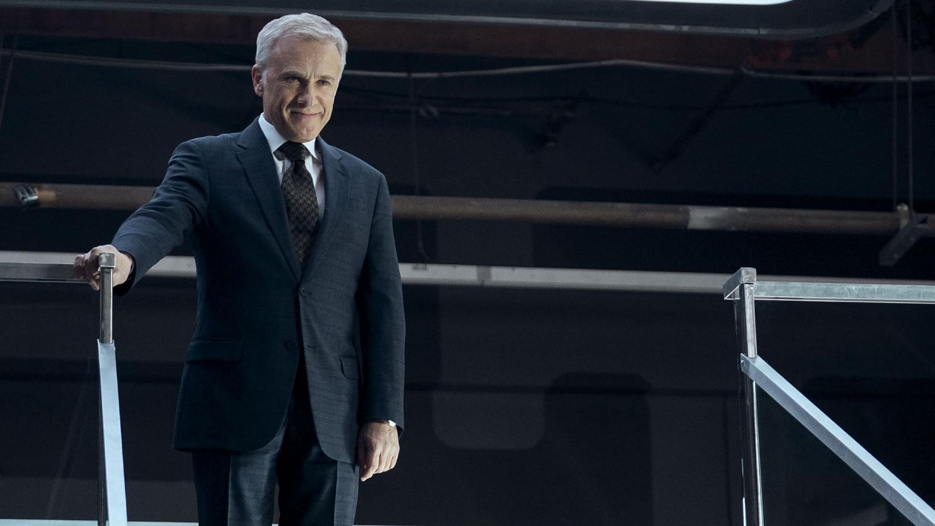 This show showcases Christoph Waltz's impressive range (Image via Prime Video)